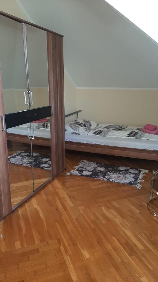 Arbeiterquartiere In Wien Donaustadt Mit Gemeinschaftskuche Und Bad - Hacklerzimmer エクステリア 写真