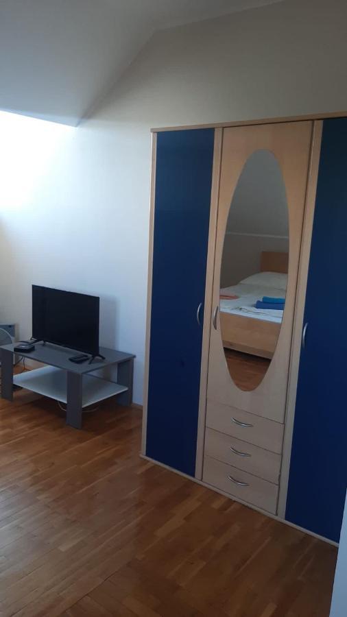 Arbeiterquartiere In Wien Donaustadt Mit Gemeinschaftskuche Und Bad - Hacklerzimmer エクステリア 写真
